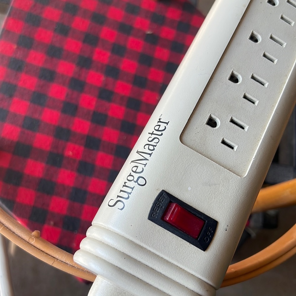 Surge protector - Picture 1 of 2